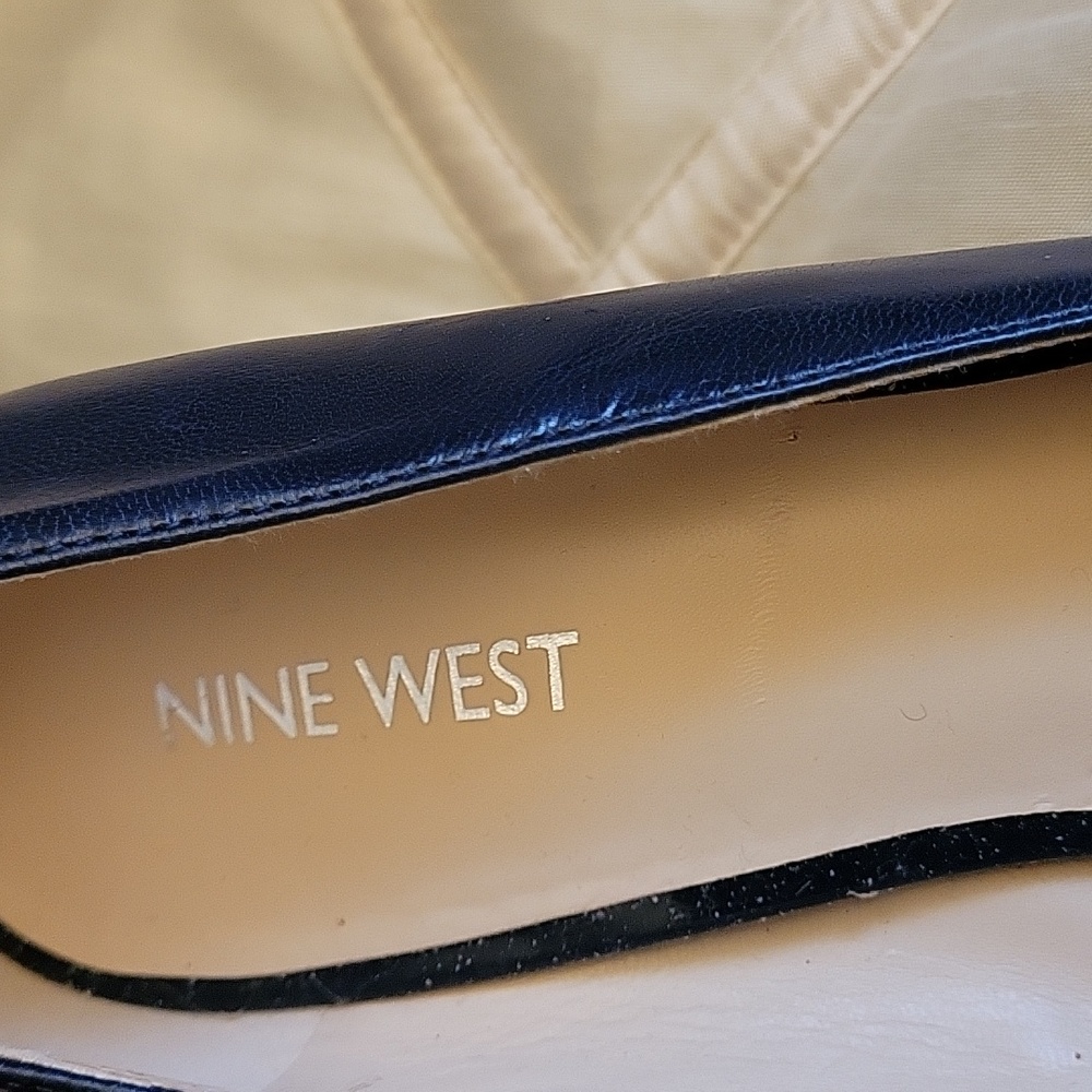 Shoes - Picture 5 of 6